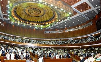 البرلمان الباكستاني الجديد يؤدي اليمين الدستورية وسط مشاهد فوضوية