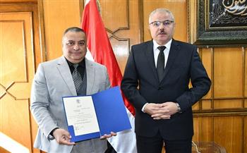 رئيس جامعة قناة السويس يهنئ اللواء السيد ندا بتعيينه مديرا عاما للأمن الجامعي
