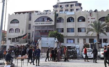 الهلال الأحمر: الاحتلال يقتاد المدير العام والمدير الإداري لمستشفى الأمل إلى جهة مجهولة