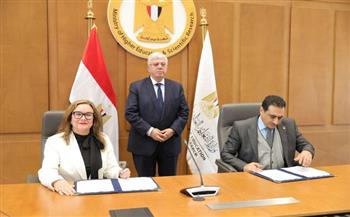 وزير التعليم العالي يشهد توقيع اتفاق تعاون بين جامعة القاهرة وجامعة إيست لندن