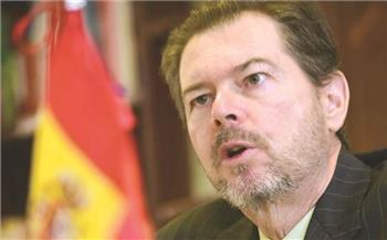 سفير إسبانيا: «الأونروا» تقوم بدور كبير في توفير المساعدات الإنسانية لسكان غزة