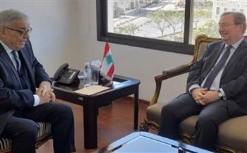 وزير الخارجية اللبناني يسلم سفير بريطانيا مذكرة احتجاج على زيارة كاميرون لبيروت 