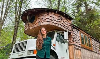 لتوفير الإيجار.. كندية تبني منزلها على ظهر شاحنة «فيديو»