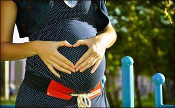 دراسة حديثة تؤكد أمان تطعيم الكوفيد على الحامل وحديثي الولادة