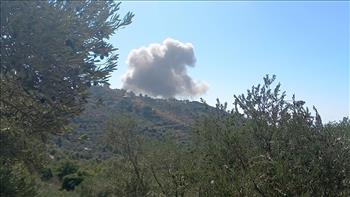 الجيش الإسرائيلي يعلن استهداف مقرات لـ"حزب الله" جنوبي لبنان