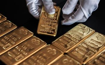 الذهب يهبط مع بحث المتعاملين عن مؤشرات بشأن الفائدة