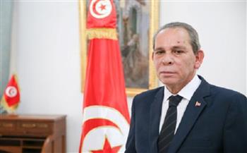 رئيس حكومة تونس يؤكد أهمية تشجيع الاستثمارات في بلاده