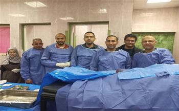 إجراء قسطرة علاجية شريانية لمريضة بمستشفى سوهاج الجامعي 