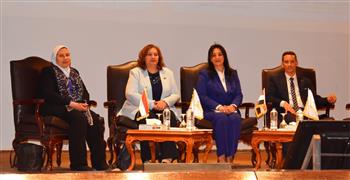 نائب وزير السياحة تشارك في ندوة بجامعة عين شمس عن مكانة المرأة عبر العصور