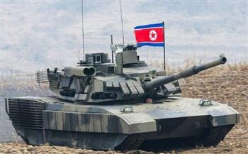 زعيم كوريا الشمالية يكشف عن دبابة قتالية جديدة 