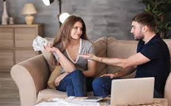 للزوجات.. 5 علامات تشير أن المال يدمر علاقتك بشريك حياتك 