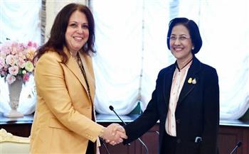 سفيرة مصر ببانكوك تبحث مع مستشارة رئيس وزراء تايلاند فرص تعزيز العلاقات الاقتصادية والتجارية