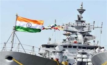 البحرية الهندية تعترض طريق سفينة مخطوفة وتطالب القراصنة بالاستسلام
