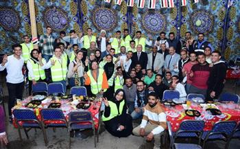 «النعماني» يشارك رفقاء الخير بتوزيع 1000 وجبة إفطار علي مرضى مستشفيات جامعة سوهاج