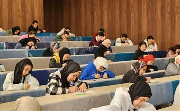 138 طالبا يؤدون اختبارات أعمال الفصل بالمستوى الثاني في صيدلة الإسماعيلية الأهلية 
