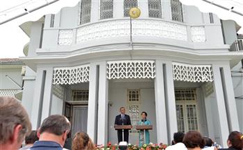 أيقونة بورما | فشل مزاد على منزل أونج سان سو تشي 