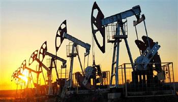 النفط يتراجع عن أعلى مستوى في عدة أشهر قبل قرار الفيدرالي 