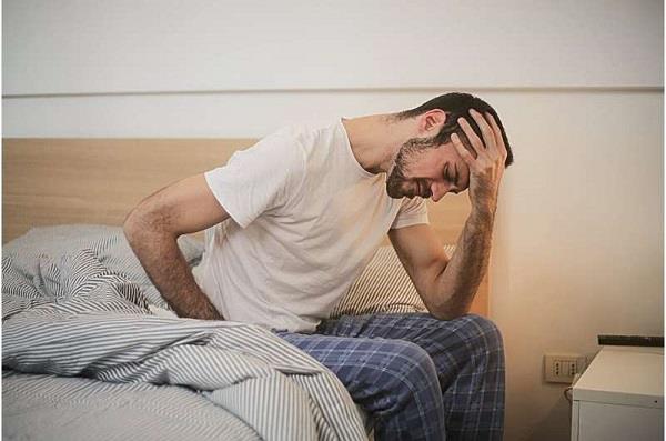 دراسة حديثة تكشف العلاقة بين الألم العضلي المزمن والتقاعد المبكر 