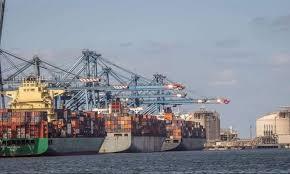 ميناء دمياط يتداول 42 سفينة للحاويات والبضائع العامة