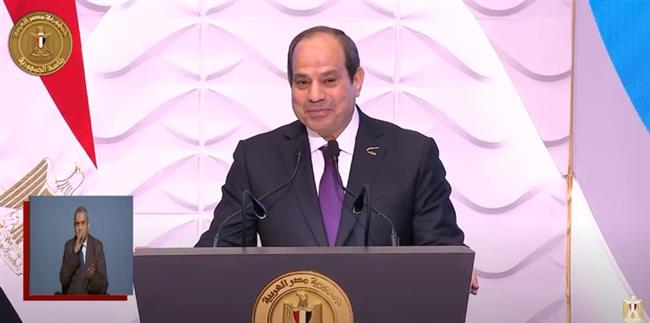 الرئيس السيسي: مصر خالية من التمييز بين الرجل والمرأة في فرص العمل