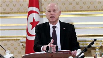 رئيس تونس يوجه بضرورة وضع استراتيجية وطنية لتطوير قطاع النقل العام