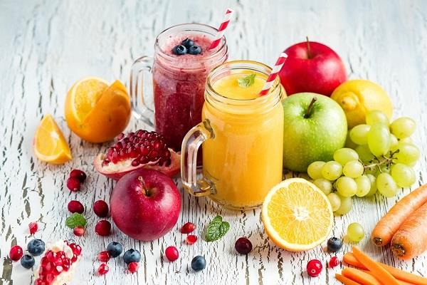 غنية بالفيتامينات والمعادن.. أخصائي يوصي بتناول العصائر الطبيعية في رمضان