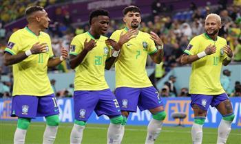 فينسيوس يقود هجوم البرازيل أمام إنجلترا 