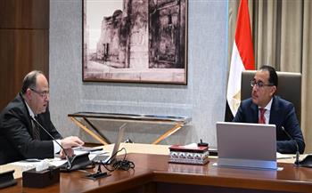 رئيس الوزراء يتابع مع رئيس هيئة الدواء المصرية عددا من ملفات عمل الهيئة