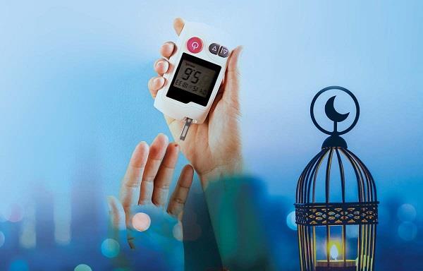 استشارية توضح متى يفطر مريض السكري الصائم؟