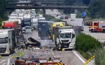 حوادث سير متتالية تودي بحياة شخصين وإصابة 27 آخرين في ألمانيا 