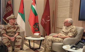 رئيس هيئة الأركان الأردني يلتقي قائد القوات الفرنسية البحرية في منطقة المحيط الهندي