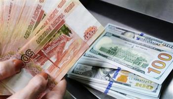 تراجع سعر صرف الدولار واليورو أمام الروبل الروسي