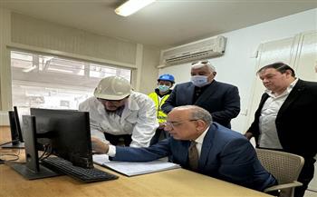 وزير قطاع الأعمال يزور مصانع التلك والكاولين وكربونات الكالسيوم بالعاشر من رمضان