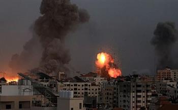 قصف جوي إسرائيلي عنيف على مدينة الأسرى وسط قطاع غزة