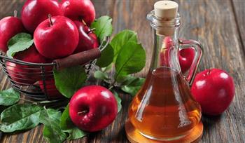 دراسة: شرب ملعقة كبيرة من خل التفاح يفيد في فقدان الوزن للشباب