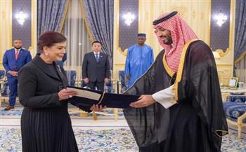 احتفاء واسع بسفيرة العراق الجديدة في السعودية .. تعرف إليها