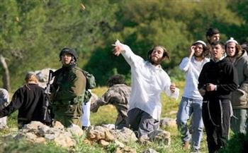 المستوطنون الإسرائيليون يعتدون على الفلسطينيين في رام الله