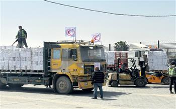 الهلال الفلسطينى يتمكن من إدخال وتوزيع 9 شاحنات مساعدات لمناطق شمال غزة