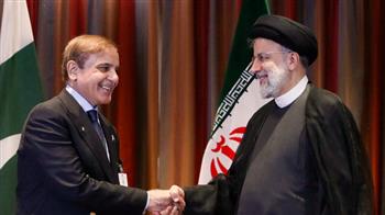 الرئيس الإيراني يبحث مع رئيس وزراء باكستان تطوير العلاقات