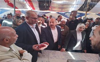 رئيس مدينة القصير يفتتح معرض "أهلا رمضان" للسلع الغذائية 