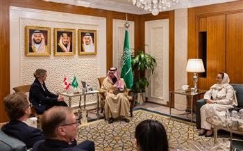 وزير الخارجية السعودي يبحث مع نظيرته الكندية تعزيز العلاقات بين البلدين