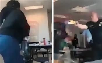فيديو هزّ أمريكا.. شرطي يصعق طالبة داخل فصل دراسي 