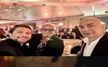 أحمد حسن برفقة التوأم وعمرو دياب على هامش نهائي كأس مصر 