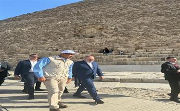 رئيس وزراء أرمينيا يزور منطقة آثار الهرم   