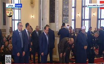 الرئيس السيسي يؤدي صلاة الجمعة من مسجد المشير طنطاوي بمناسبة يوم الشهيد