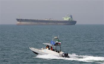 إيران: الحرس الثوري يحتجز سفينة تحمل وقودا مهربا في مياه الخليج