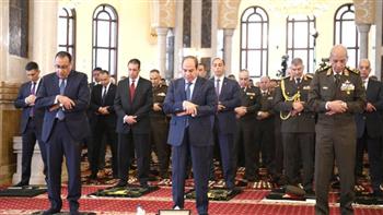 أداء الرئيس السيسي صلاة الجمعة بمسجد المشير طنطاوي تتصدر اهتمامات الصحف
