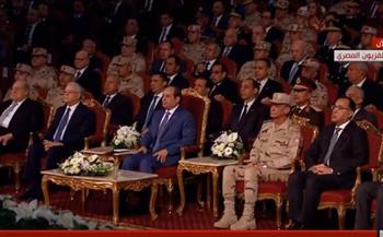 الرئيس السيسي يستمع لأغنية "مصر مبتنساش شهيد" خلال الاحتفال بيوم الشهيد