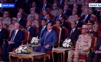 الرئيس السيسي يشاهد "سلام شهيد"  .. فيديو
