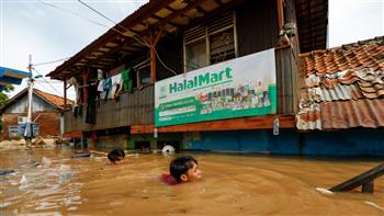 مقتل 9 أشخاص وفقدان 10 آخرين جراء أمطار غزيرة غمرت مناطق بجزيرة سومطرة الإندونيسية